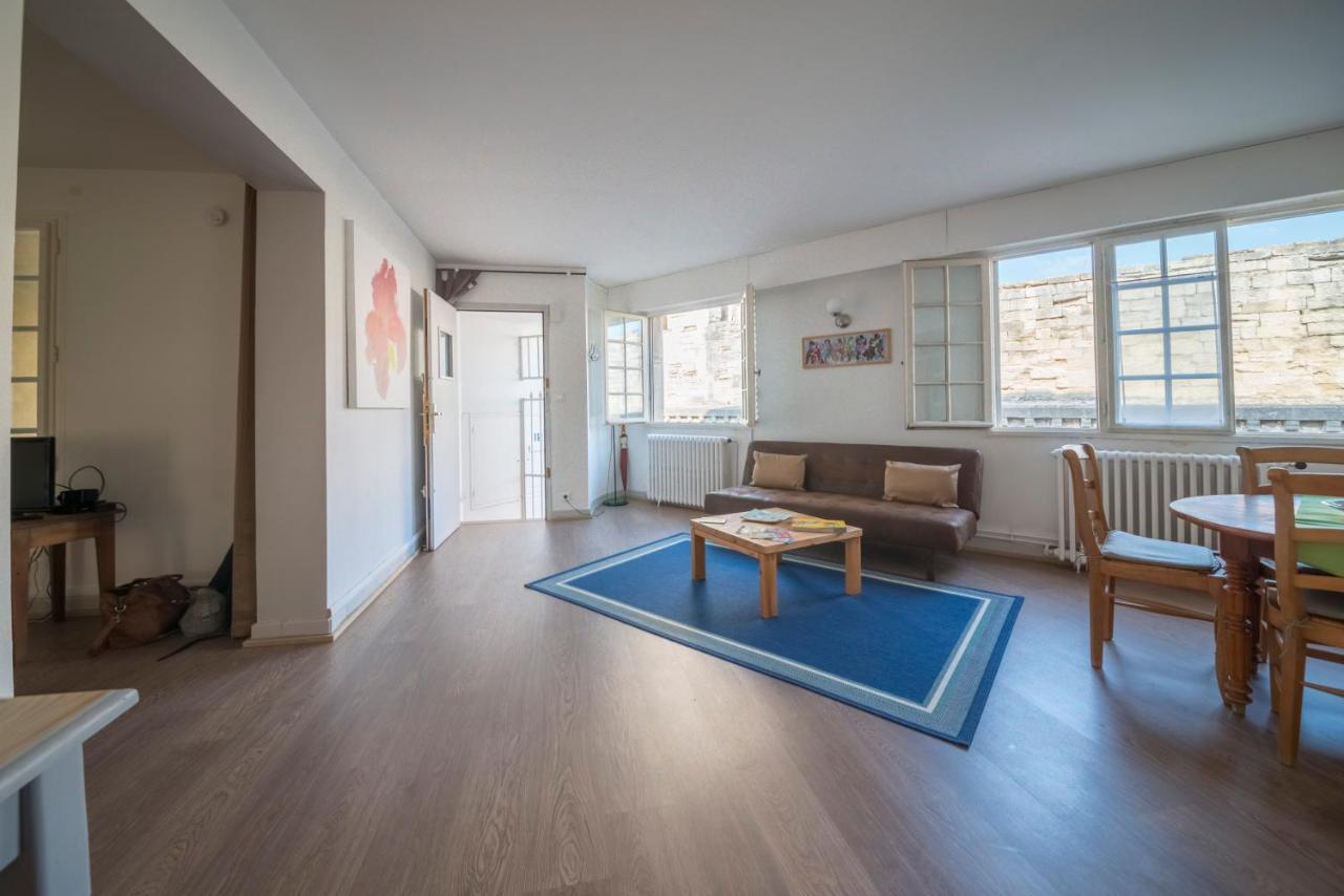 Appartement De Charme - Vue Sur Remparts - Wifi Gratuit - Parking Payant A Proximite アヴィニョン エクステリア 写真
