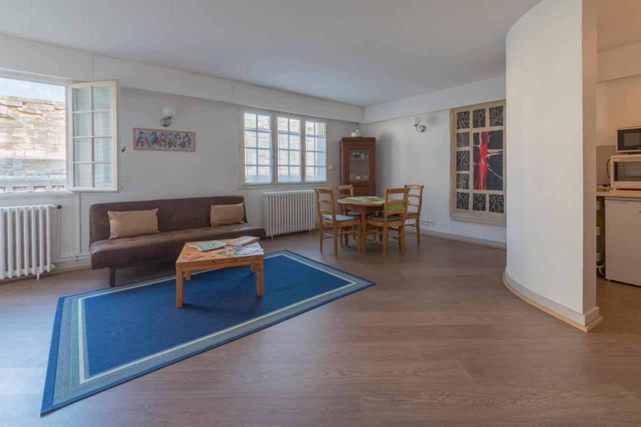 Appartement De Charme - Vue Sur Remparts - Wifi Gratuit - Parking Payant A Proximite アヴィニョン エクステリア 写真
