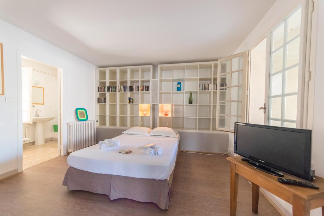 Appartement De Charme - Vue Sur Remparts - Wifi Gratuit - Parking Payant A Proximite アヴィニョン エクステリア 写真