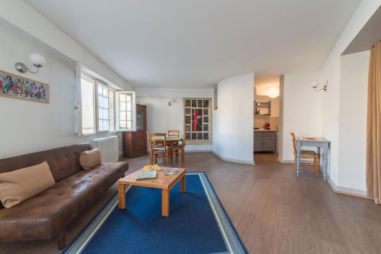 Appartement De Charme - Vue Sur Remparts - Wifi Gratuit - Parking Payant A Proximite アヴィニョン エクステリア 写真